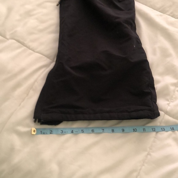 Empyre Clothing black ski pants with multiple zipper pockets & Velcro waistband - Picture 4 of 14